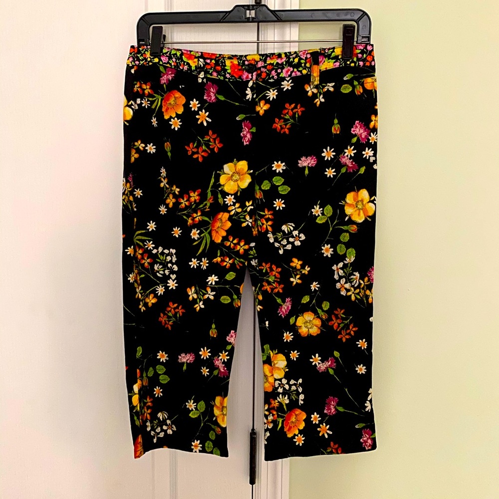 100% Authentic Dolce and Gabana Capri Pants